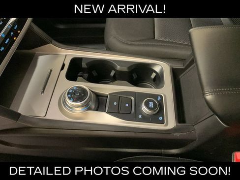 Used 2023 Ford Explorer XLT AWD/4WD image 40