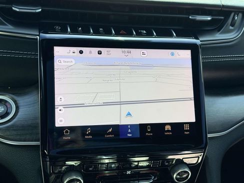 Used 2022 Jeep Grand Cherokee L Overland image 3