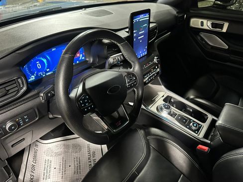 Used 2020 Ford Explorer ST w/ Premium Technology Package AWD/4WD image 9