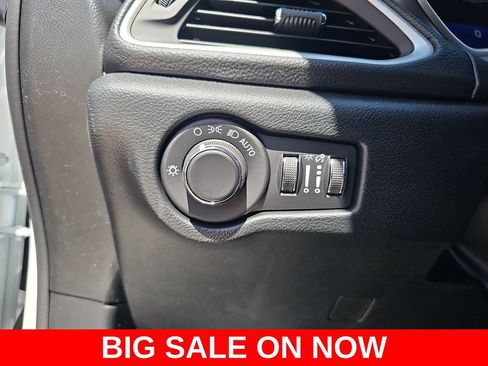 New 2027 Chrysler Pacifica Select FWD image 27