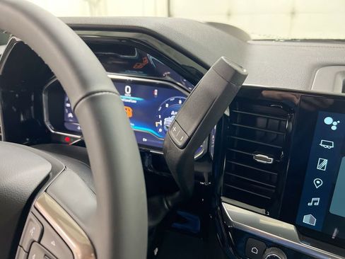 Used 2024 Chevrolet Silverado 3500 High Country w/ High Country Premium Package image 17