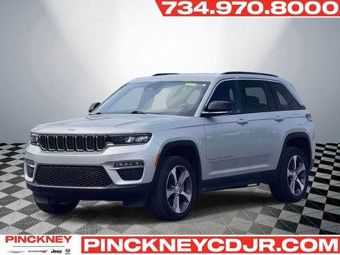 Used 2024 Jeep Grand Cherokee Limited AWD/4WD image 1