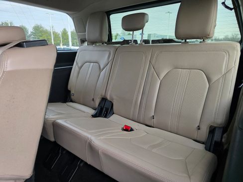 Certified 2022 Ford Expedition Limited image 9