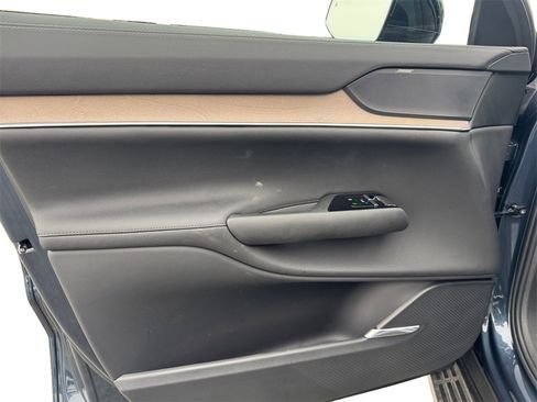 Certified 2025 Volvo EX90 Plus image 9