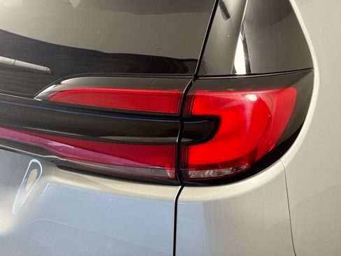 Used 2026 Chrysler Pacifica Select image 34