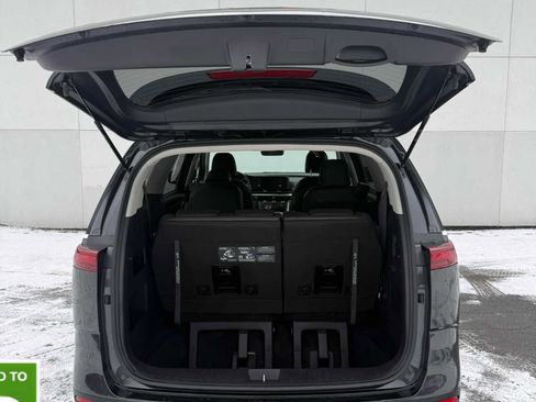 Used 2024 Kia Carnival LX image 7