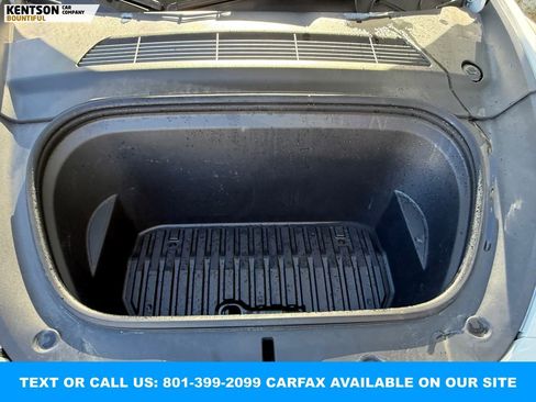 Used 2022 Tesla Model Y Long Range image 37