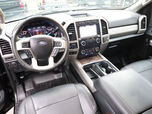 Used 2019 Ford F250 Lariat w/ Lariat Ultimate Package AWD/4WD image 12