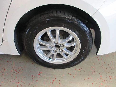 Used 2021 Toyota Corolla LE FWD image 22