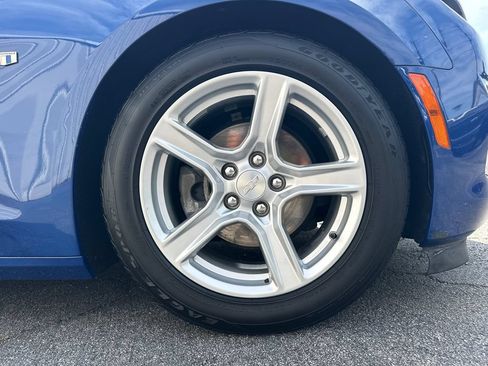 Used 2019 Chevrolet Camaro LT RWD image 13