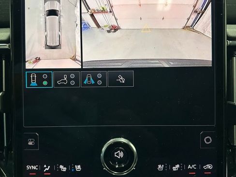 Used 2025 GMC Yukon XL Denali w/ Sun & Power Step Package AWD/4WD image 33