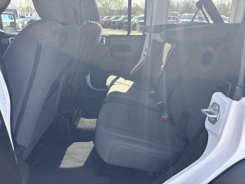 Used 2024 Jeep Wrangler Sport S image 13
