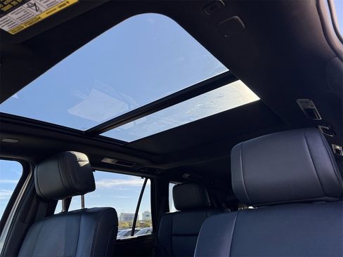 Used 2025 Toyota Sequoia Platinum image 27