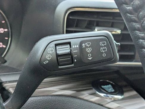 Used 2022 Ford Explorer Limited w/ Equipment Group 301A RWD image 7