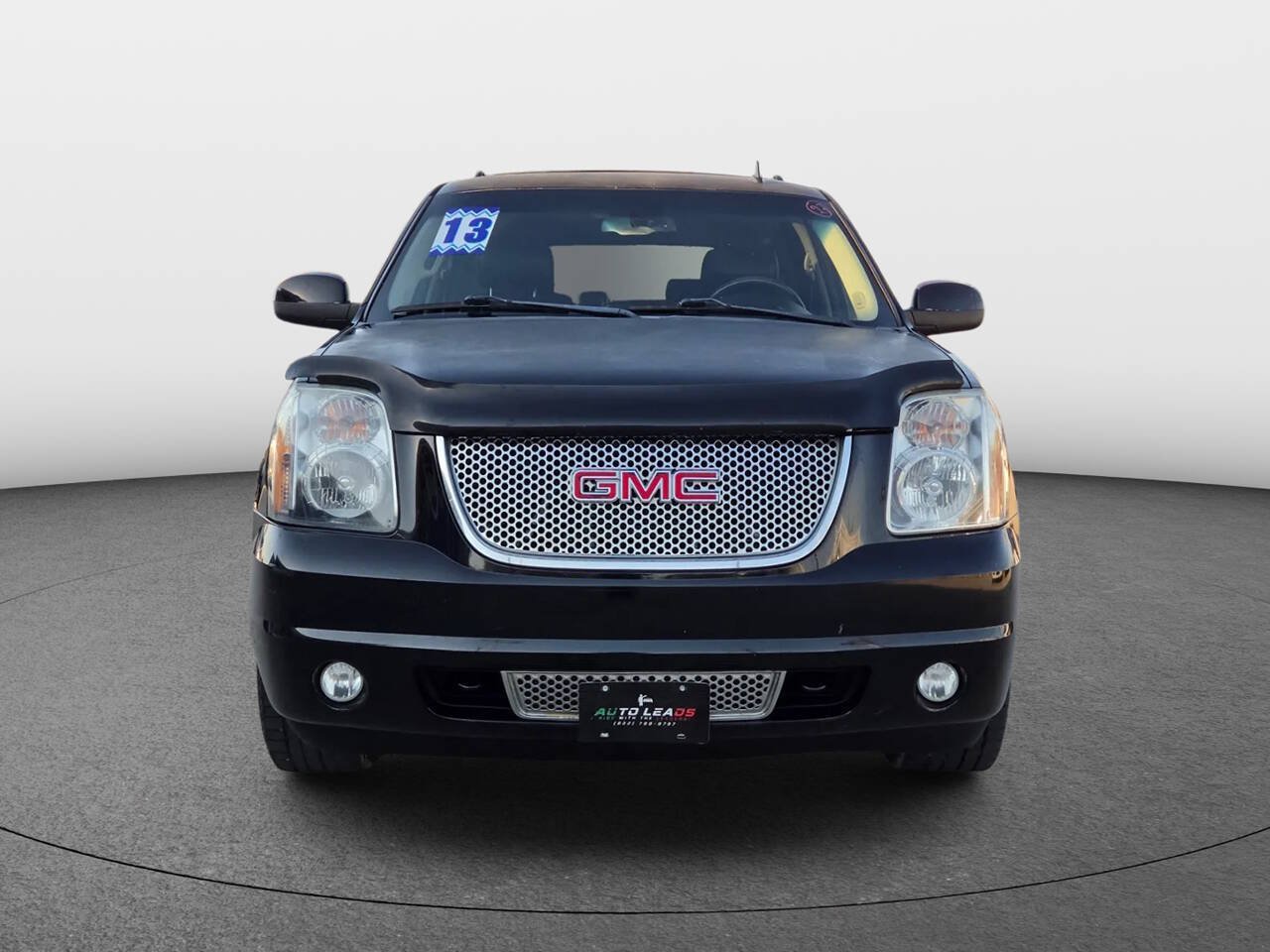 Used 2013 GMC Yukon Denali RWD image 3