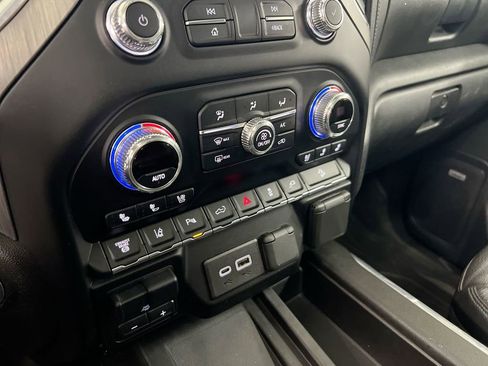 Used 2020 GMC Sierra 2500 Denali w/ Denali Ultimate Package image 16