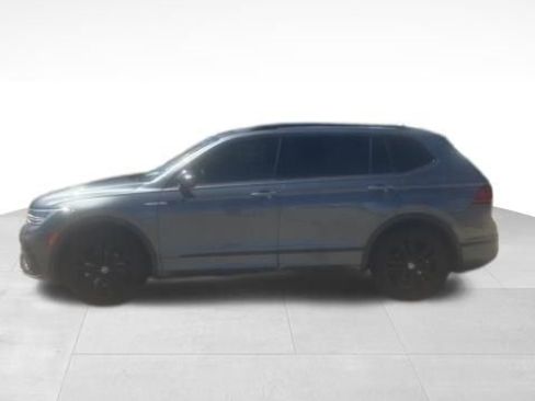 Used 2022 Volkswagen Tiguan SE R-Line AWD/4WD image 3