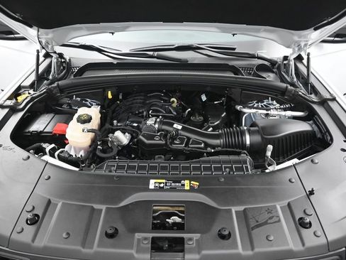 Used 2025 Jeep Grand Cherokee 4WD image 43