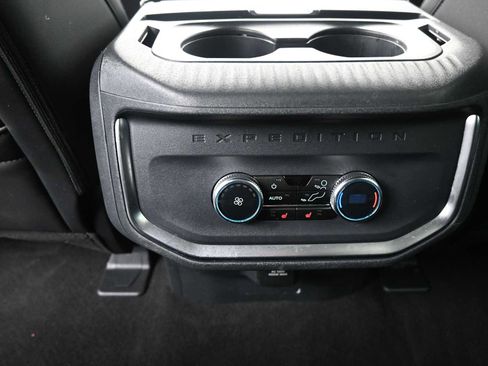 Used 2025 Ford Expedition Max Platinum image 19