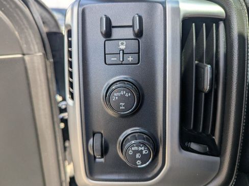 Used 2018 GMC Sierra 1500 SLT AWD/4WD image 17