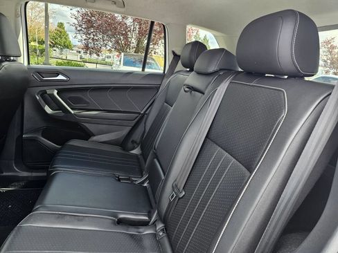 Used 2022 Volkswagen Tiguan SE AWD/4WD image 21
