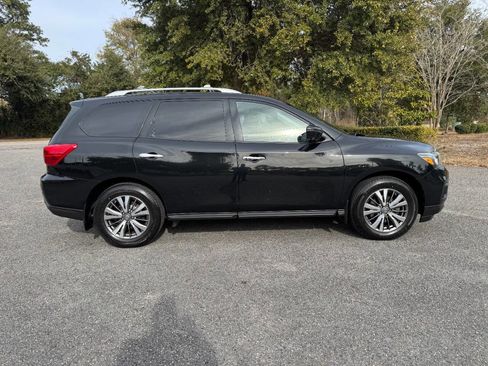 Used 2018 Nissan Pathfinder SL image 7