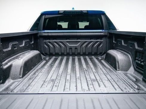 New 2025 Chevrolet Silverado EV LT image 9