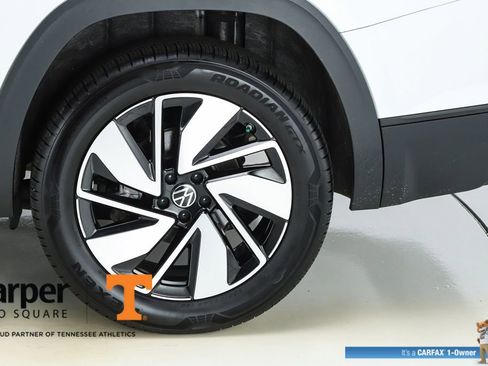 Used 2025 Volkswagen Atlas SE w/ Panoramic Sunroof Package image 6