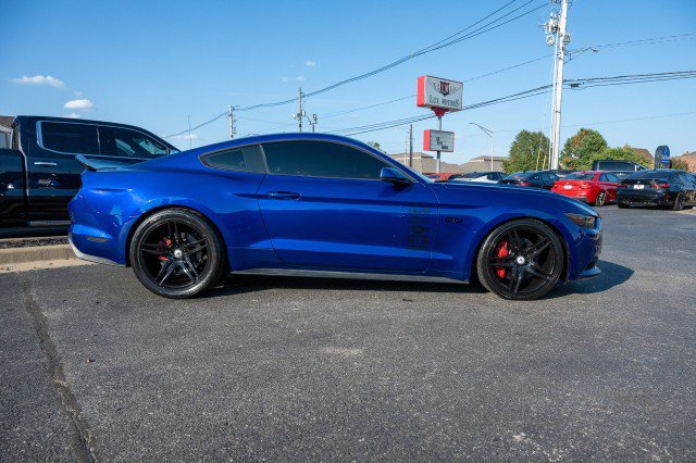 Used 2016 Ford Mustang GT Premium w/ Black Accent Package RWD image 10