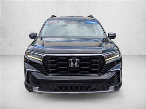 Certified 2024 Honda Pilot Touring image 2
