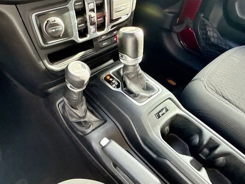 Used 2021 Jeep Wrangler Unlimited Sport AWD/4WD image 18
