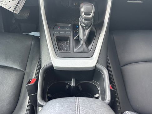 Used 2024 Toyota RAV4 XLE Premium FWD image 5