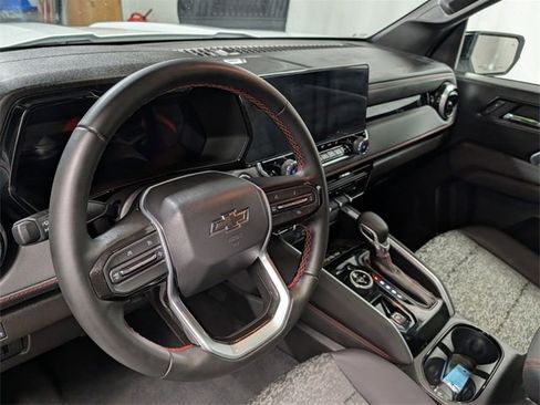 Used 2024 Chevrolet Colorado Z71 w/ Z71 Convenience Package 2 image 16