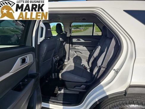 Used 2025 Ford Explorer Active AWD/4WD image 24
