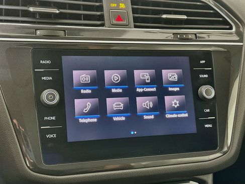 Used 2018 Volkswagen Tiguan SE w/ 3rd Row Seat Package AWD/4WD image 21
