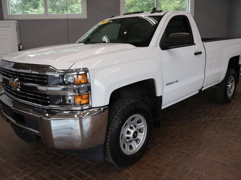 Used 2017 Chevrolet Silverado 2500 W/T w/ WT Convenience Package AWD/4WD image 3