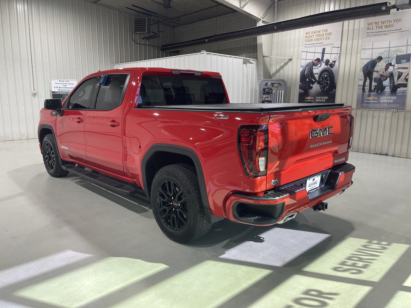 Used 2024 GMC Sierra 1500 Elevation AWD/4WD image 6