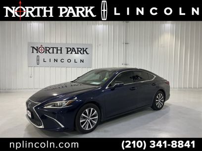 Used 2019 Lexus ES 350 w/ Accessory Package 2