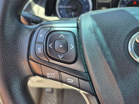 Used 2016 Toyota Camry LE FWD image 26