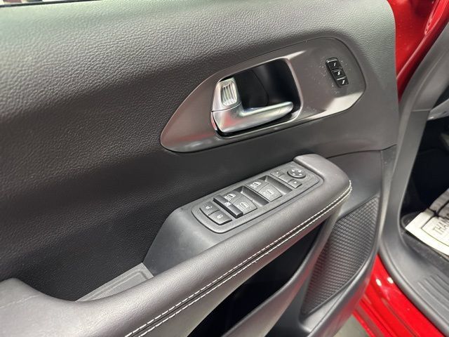 New 2026 Chrysler Pacifica Select AWD/4WD image 16