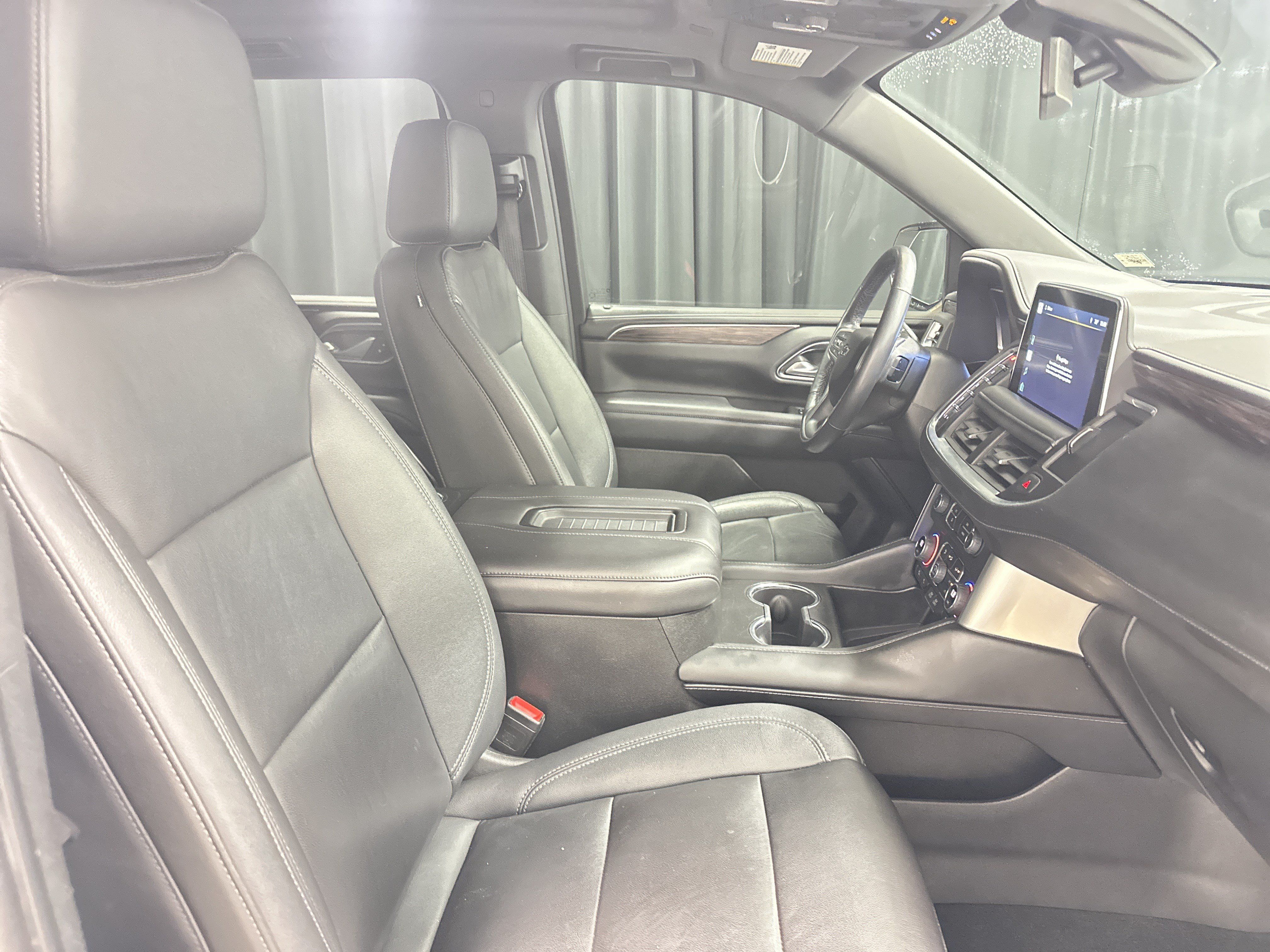 Used 2022 Chevrolet Tahoe Z71 w/ Luxury Package AWD/4WD image 34