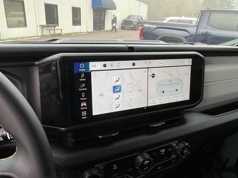 Used 2024 Jeep Wrangler Willys image 24