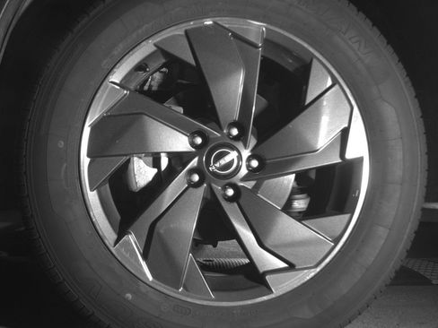 Used 2025 Nissan Rogue SV image 12