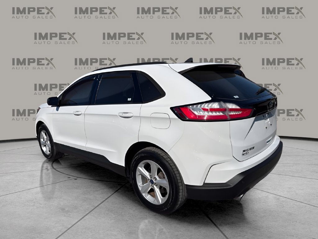Used 2020 Ford Edge SE FWD image 3