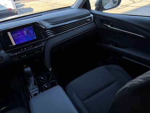 Used 2025 Toyota Camry LE image 34