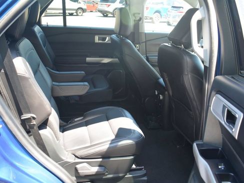 Used 2023 Ford Explorer Limited w/ Equipment Group 301A AWD/4WD image 22