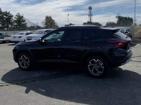 New 2026 Chevrolet Trax LT FWD image 5