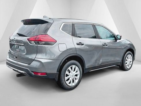 Used 2018 Nissan Rogue S AWD/4WD image 9