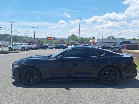 Used 2017 Ford Mustang GT Premium w/ Black Accent Package RWD image 6