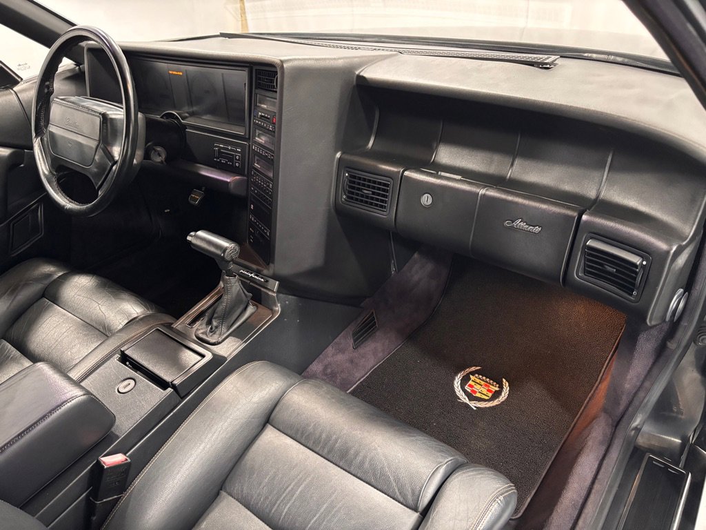 Used 1992 Cadillac Allante FWD image 16